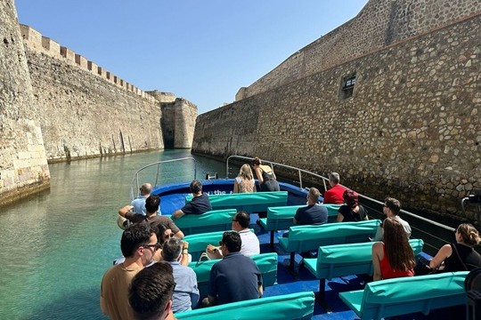 barco-turistico-turismo ceuta